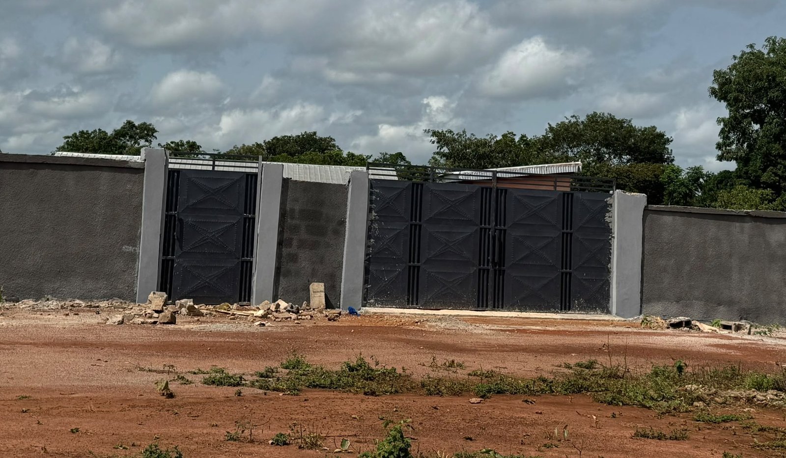 Construction de 1000 ml de clôture à Touba